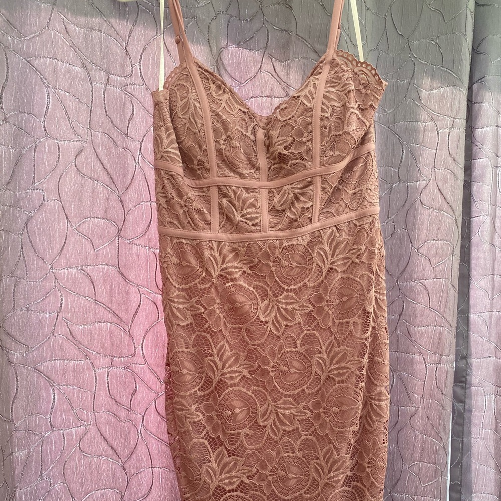 Lace blush color midi dress